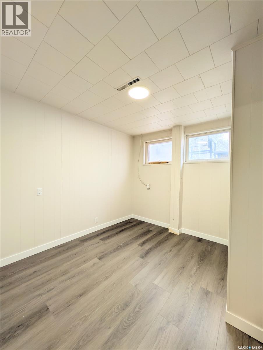 Single Family House Bungalow for Sale in  th AVENUE NW Swift Current 