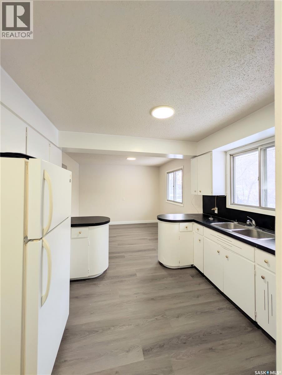 Single Family House Bungalow for Sale in  th AVENUE NW Swift Current 