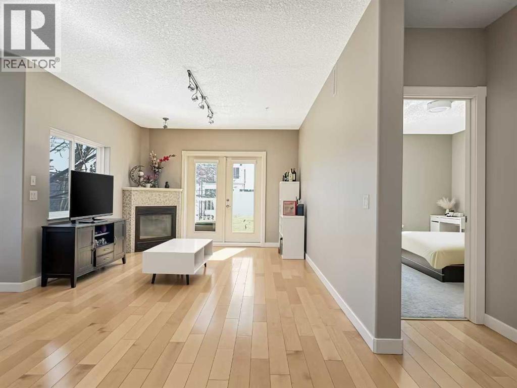 Single Family House for Sale in    Avenue SW Cliff Bungalow Calgary 