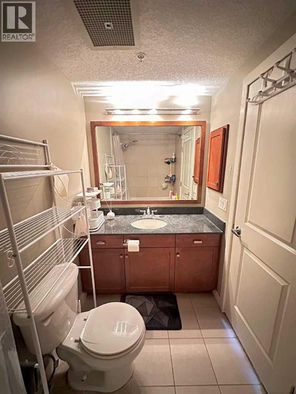 Single Family House for Sale in    Avenue SW Cliff Bungalow Calgary 