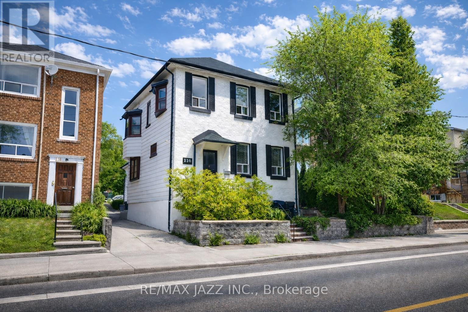 3 - 118 EASTWOOD ROAD