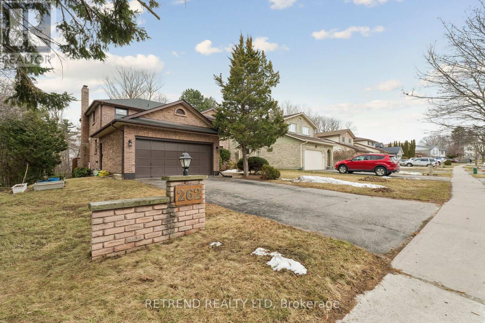 262 ATHABASCA STREET - 2