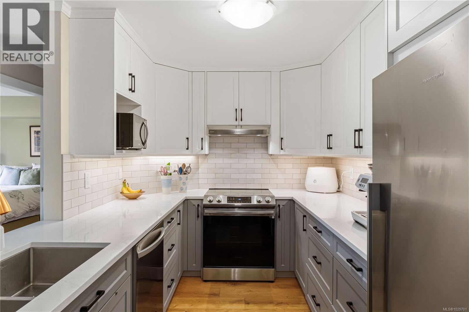 #107 4965 VISTA VIEW CRES - 4