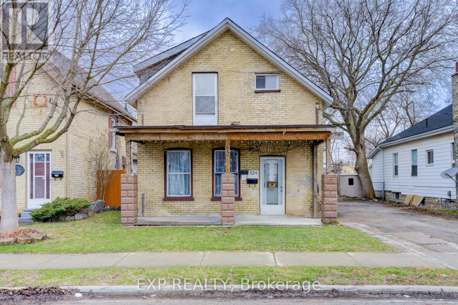 524 SIMCOE STREET - 2