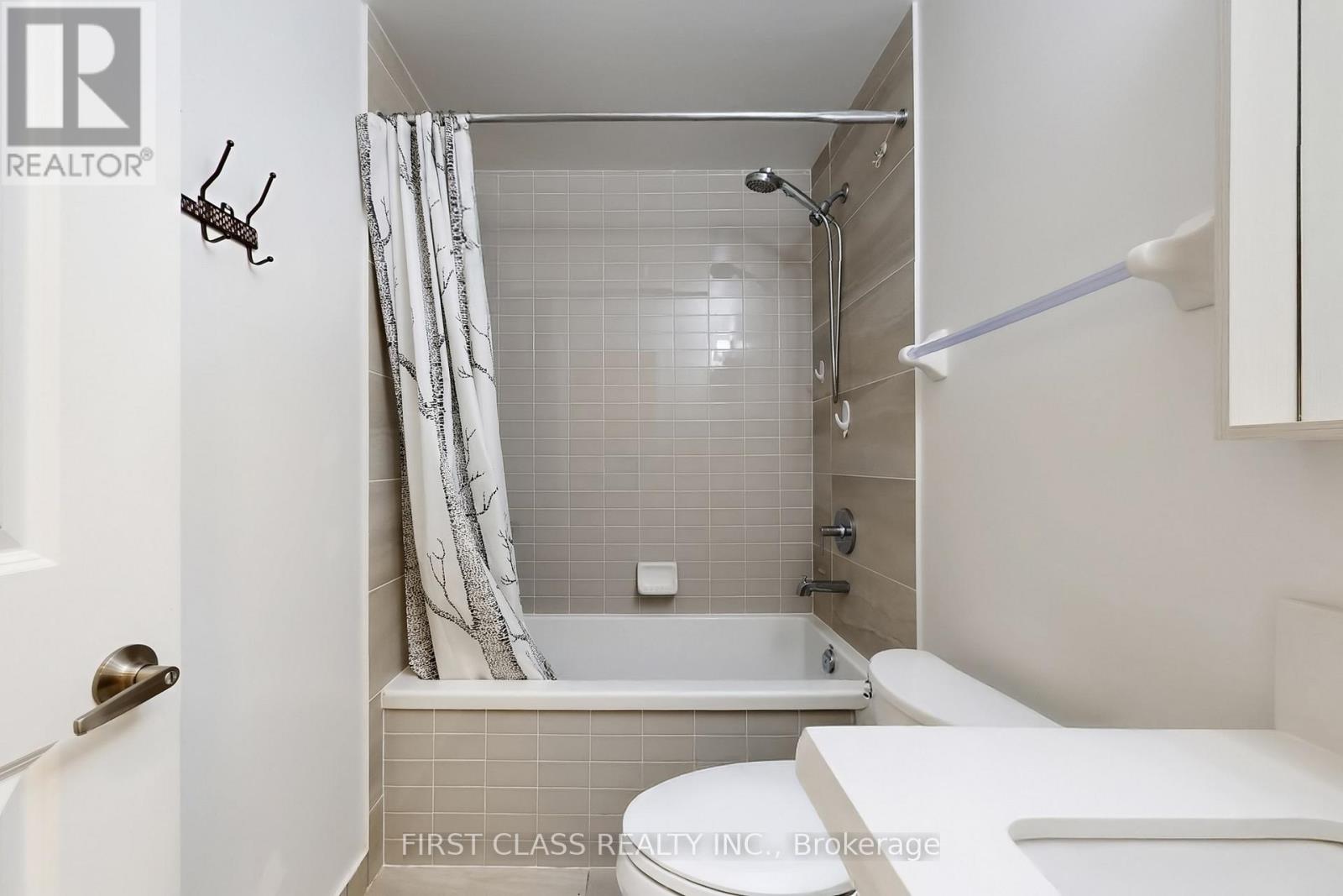 #705 4699 GLEN ERIN DRIVE - 19