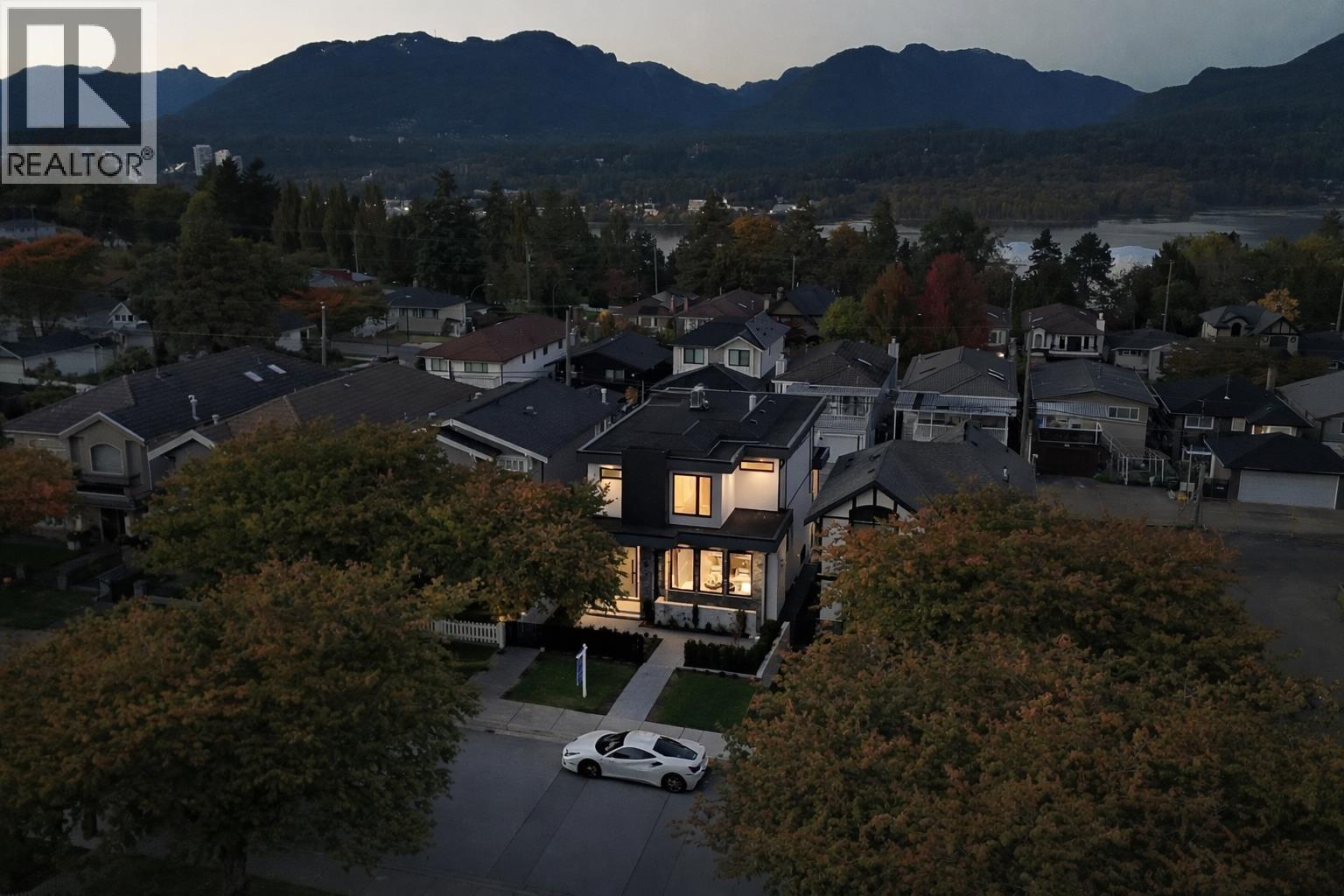 4413 OXFORD Street - photo 2