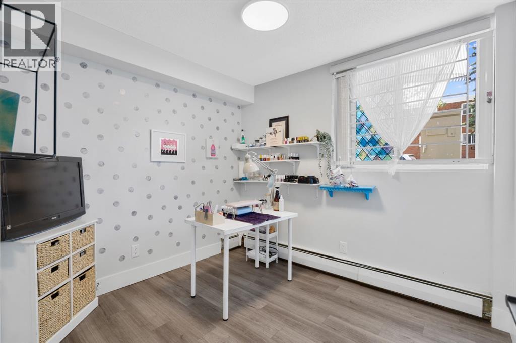 Single Family House for Sale in    Street SW Rosscarrock Calgary 