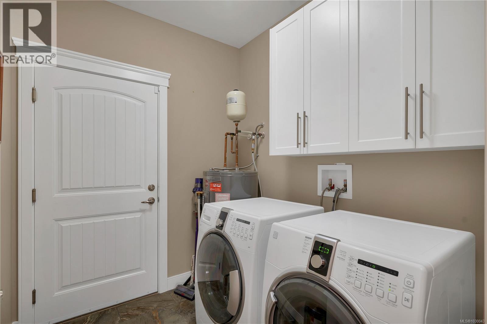 542 PARK FOREST DR - 23