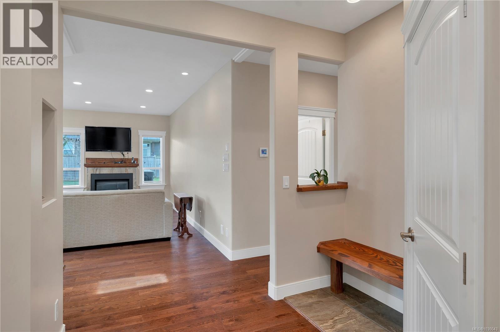 542 PARK FOREST DR - Image 3