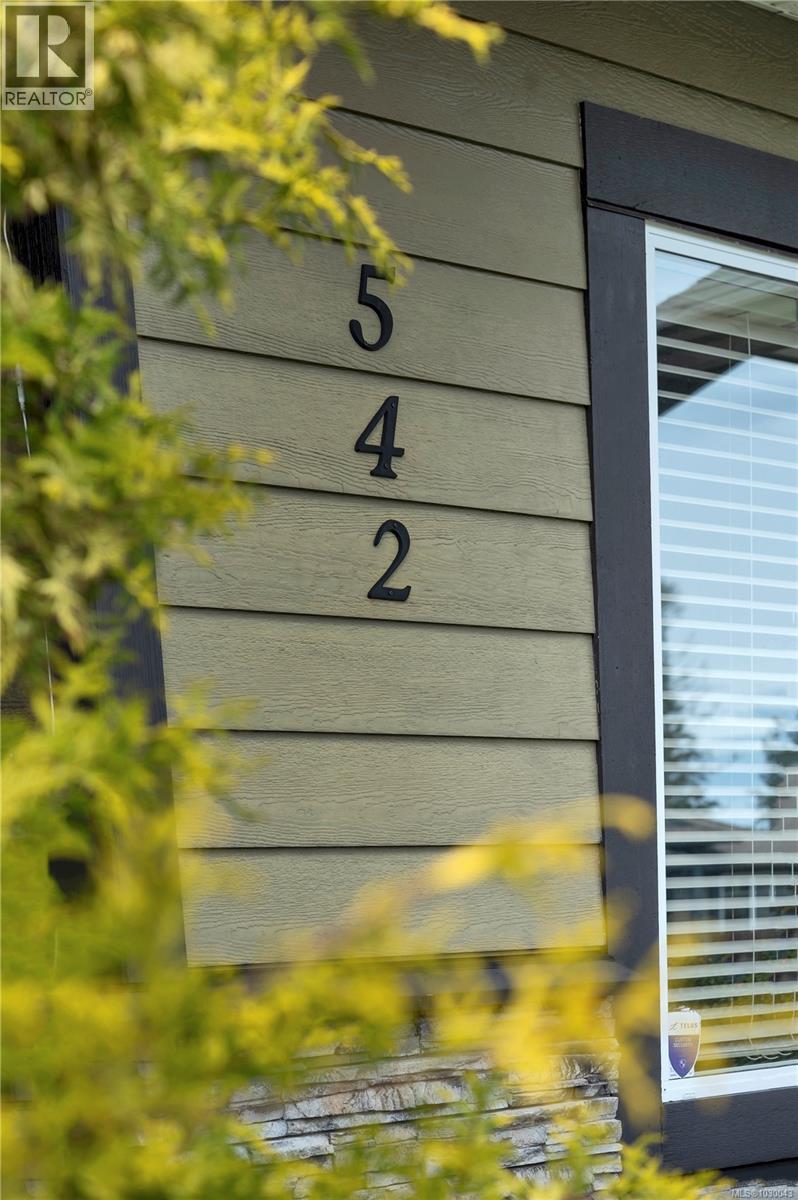 542 PARK FOREST DR - 33