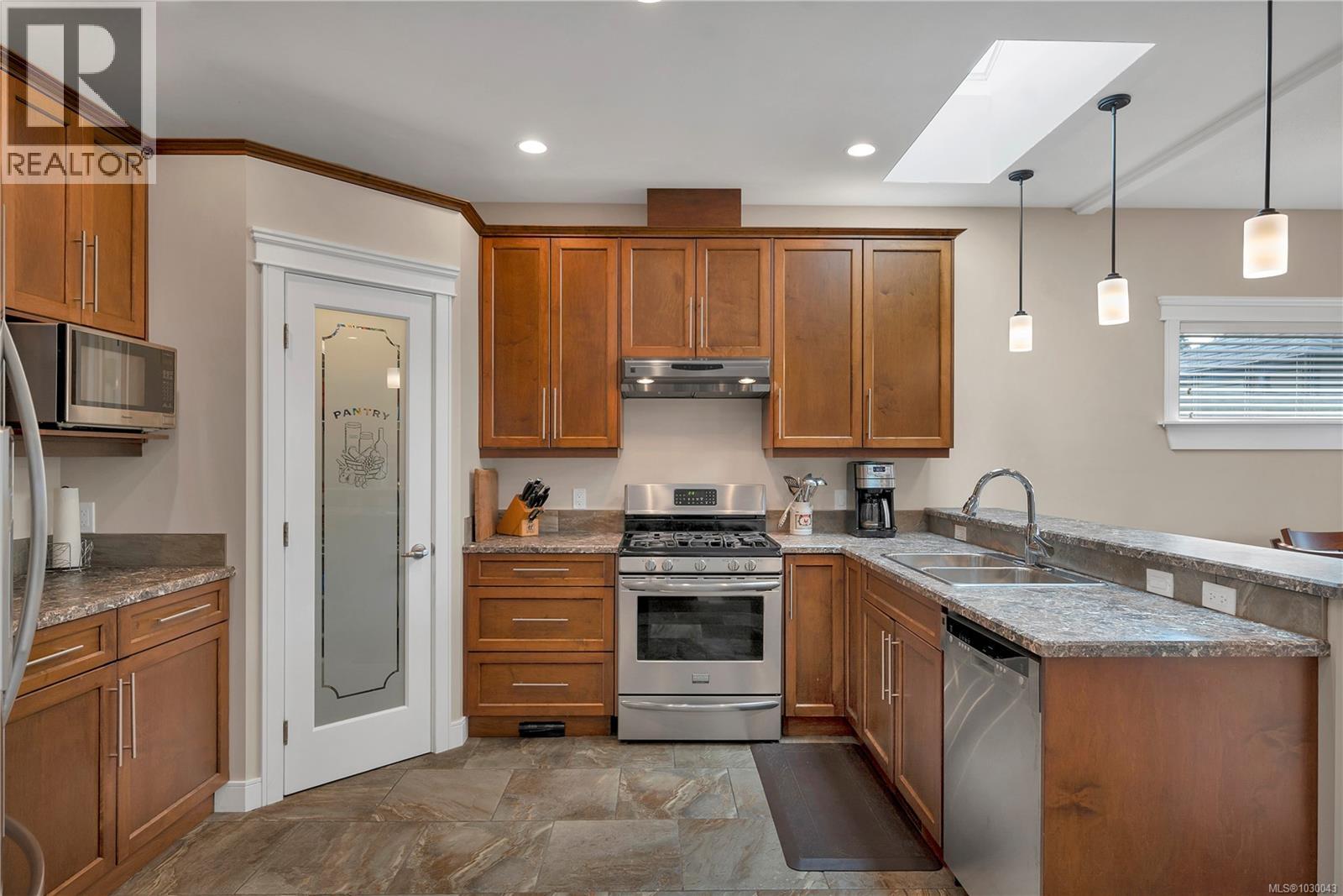 542 PARK FOREST DR - 5