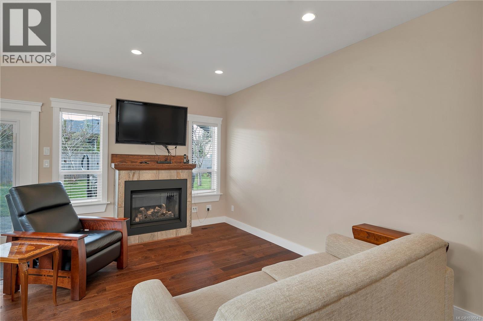 542 PARK FOREST DR - 9