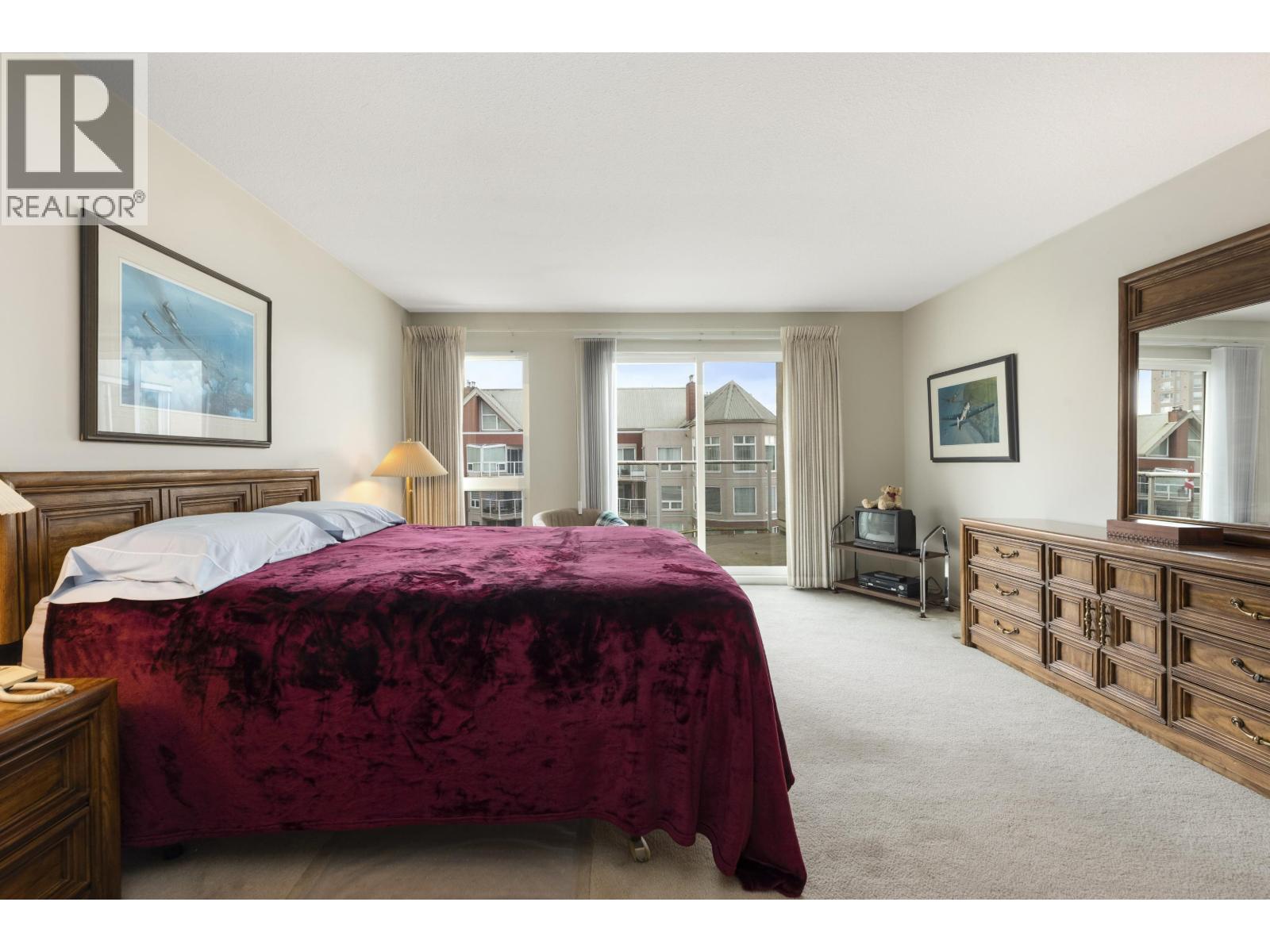 407 1230 QUAYSIDE DRIVE, New Westminster