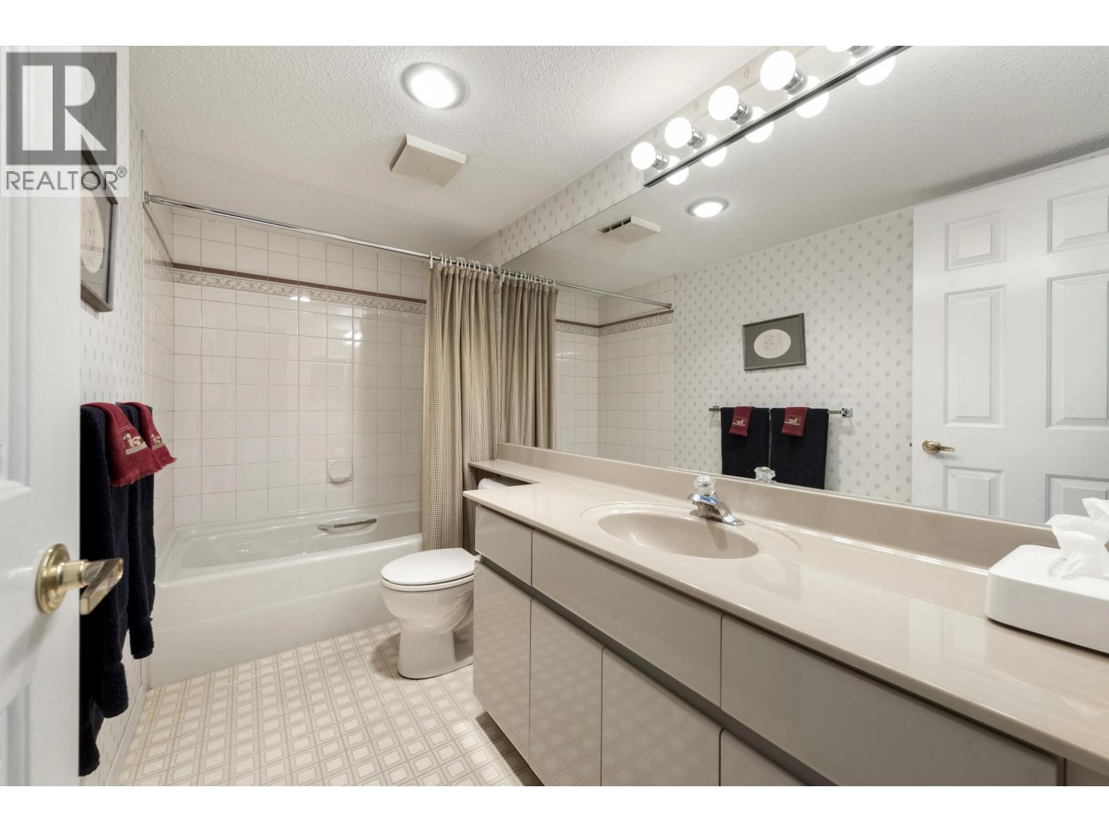 407 1230 QUAYSIDE DRIVE, New Westminster