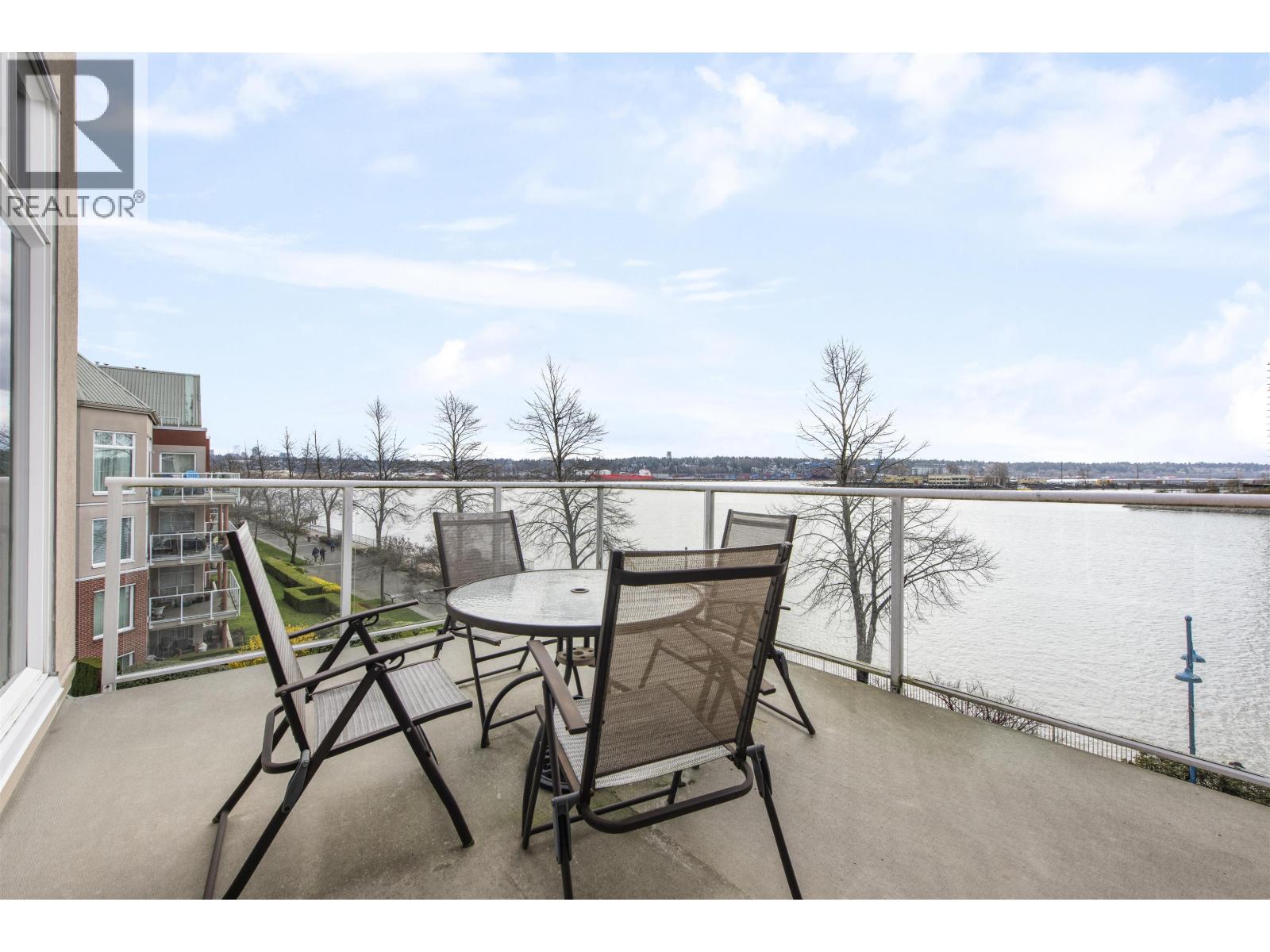407 1230 QUAYSIDE DRIVE, New Westminster