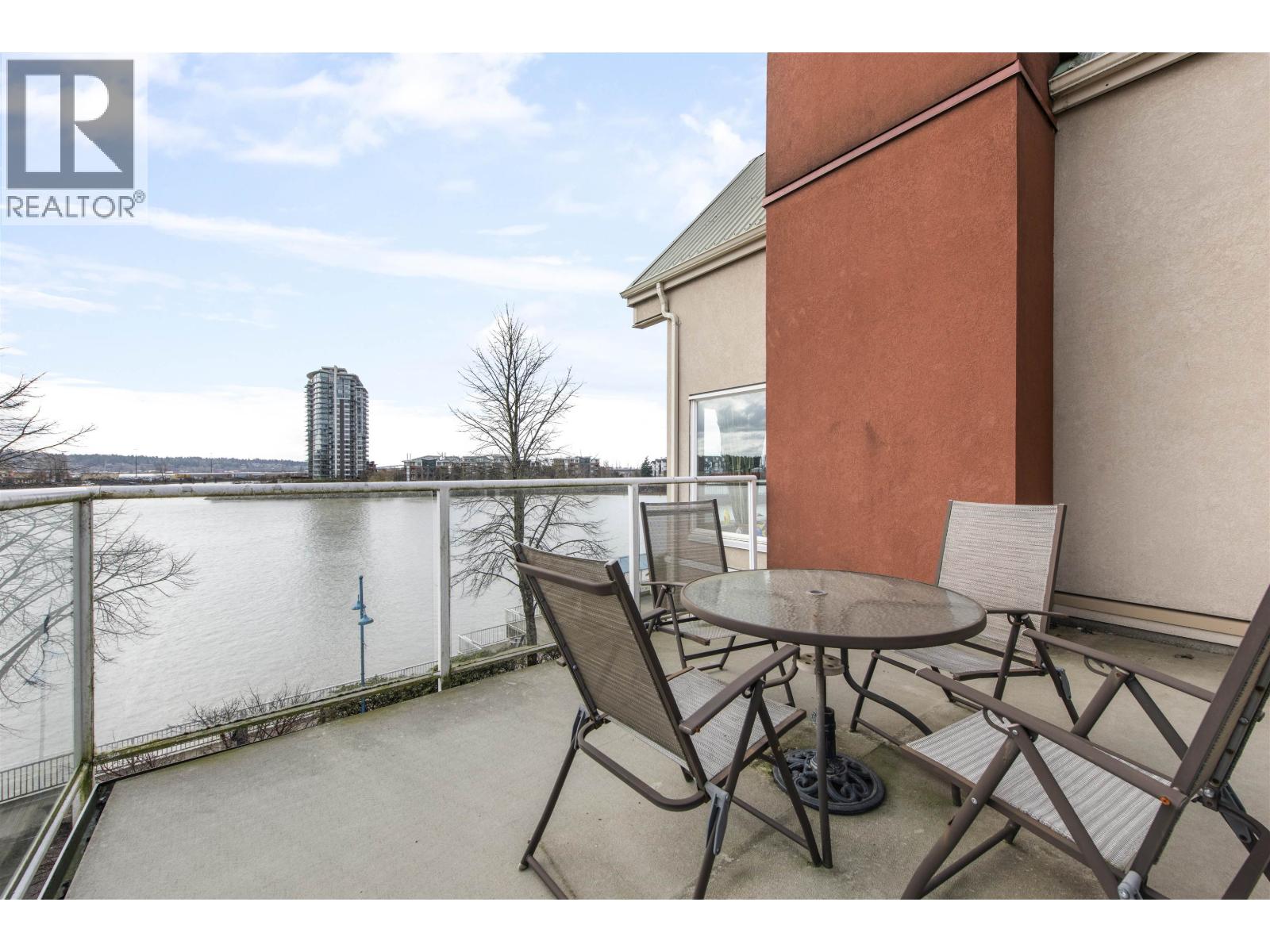 407 1230 QUAYSIDE DRIVE, New Westminster