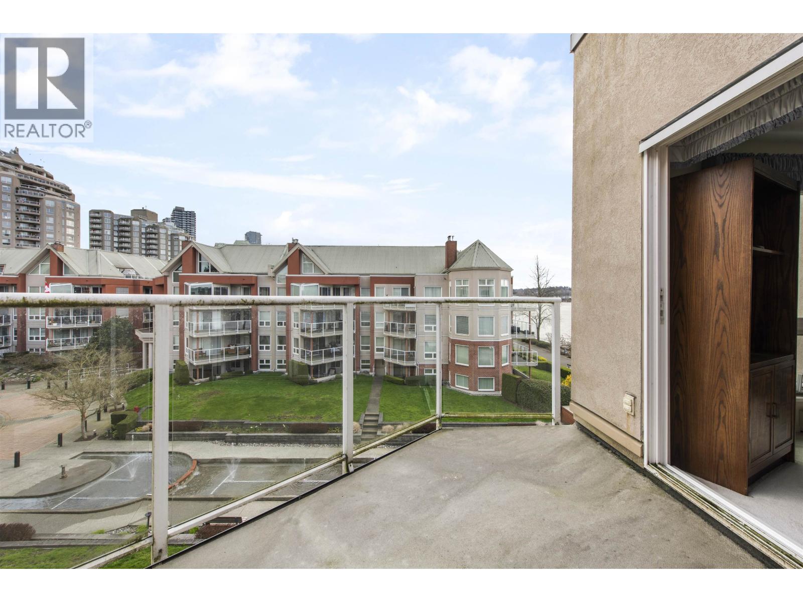 407 1230 QUAYSIDE DRIVE, New Westminster