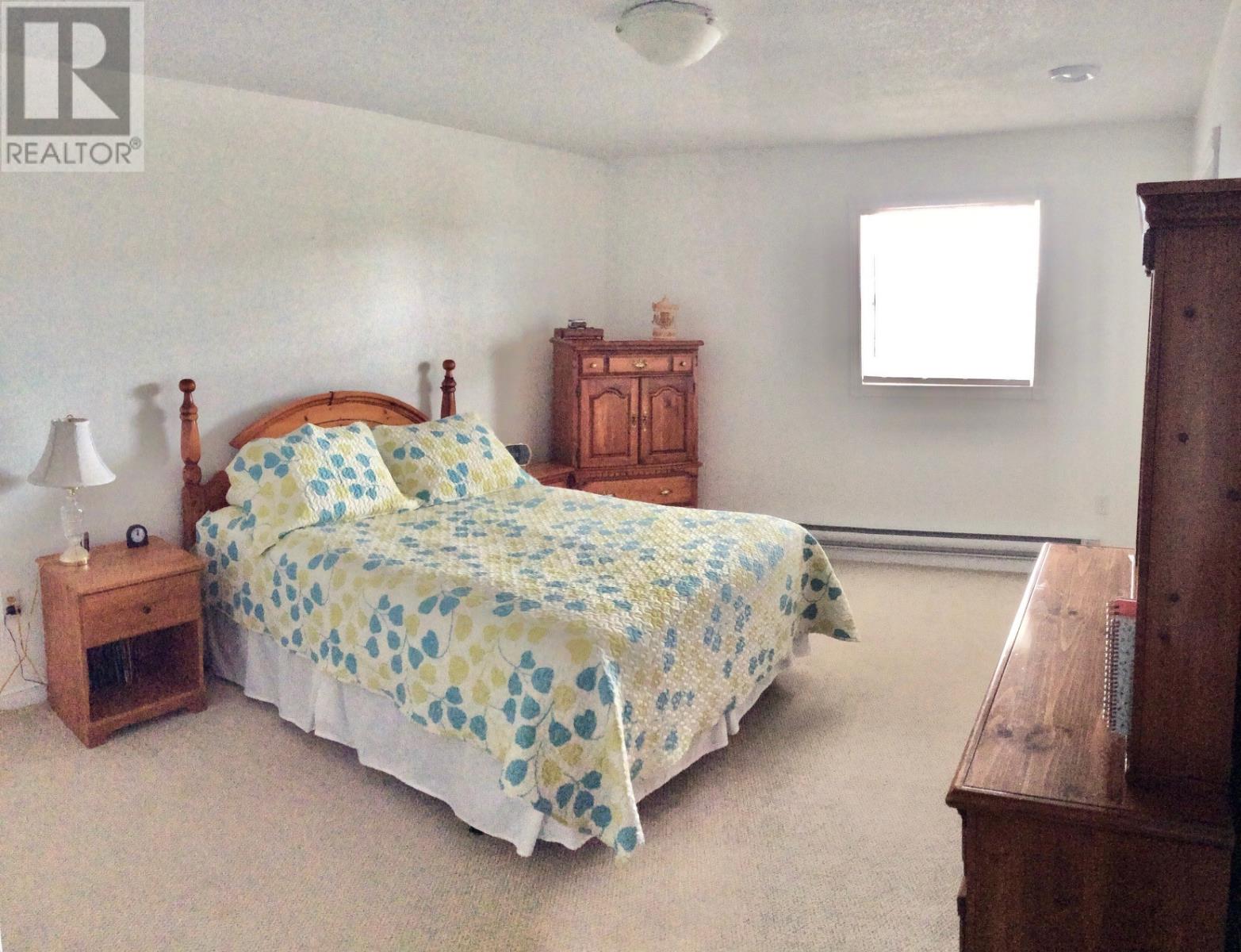 15 Cox Avenue - 17