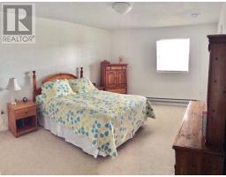 15 Cox Avenue thumbnail 17