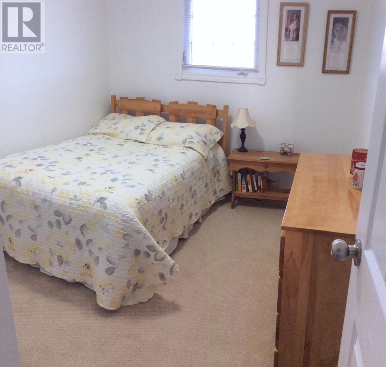 15 Cox Avenue - 18