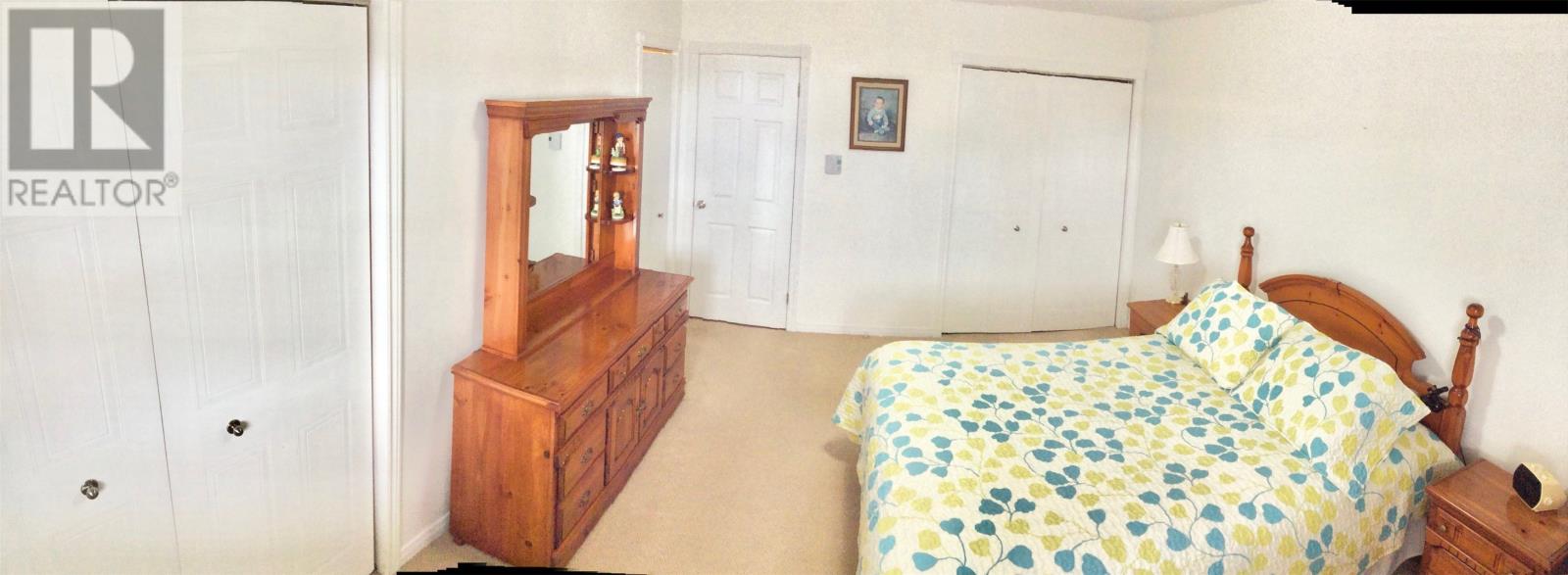 15 Cox Avenue - 19
