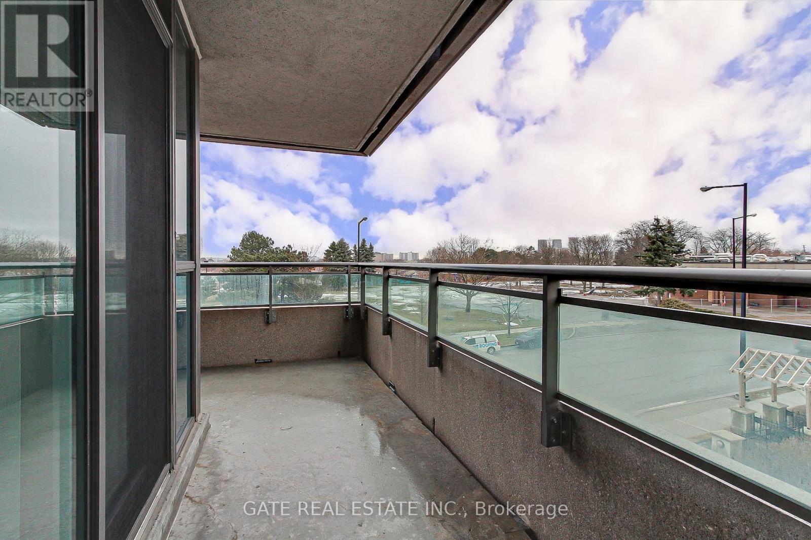 #308 88 GRANGEWAY AVENUE - 23