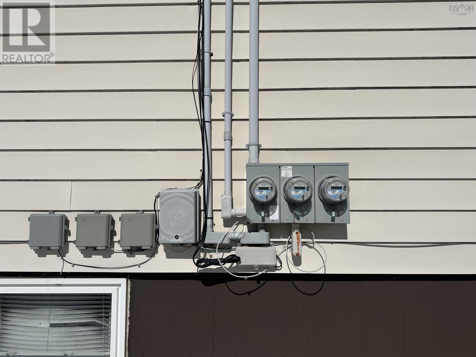 Property 13 of 22 of 1326 Main Street