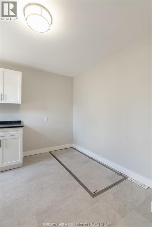 9 Harold STREET South — photo 24