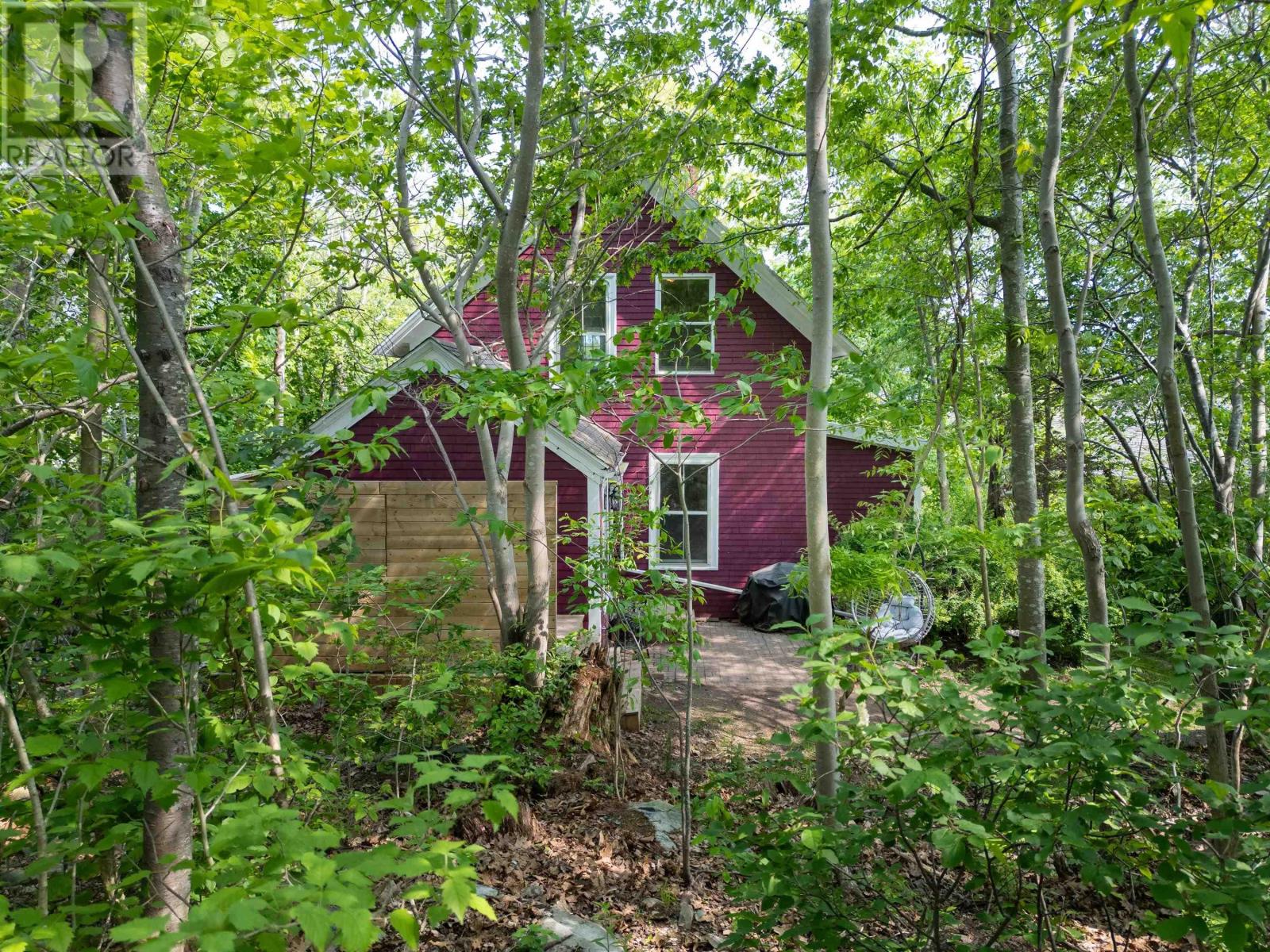 17 Pleasant Street