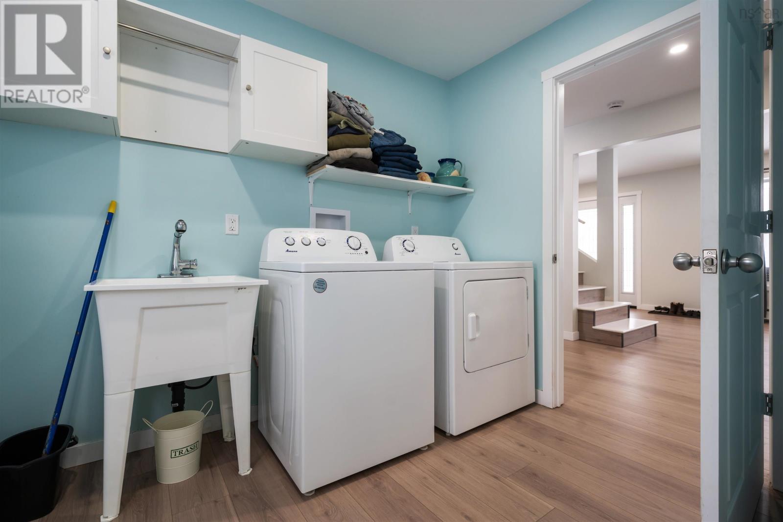 Property 35 of 36 of 1568 North Main Street