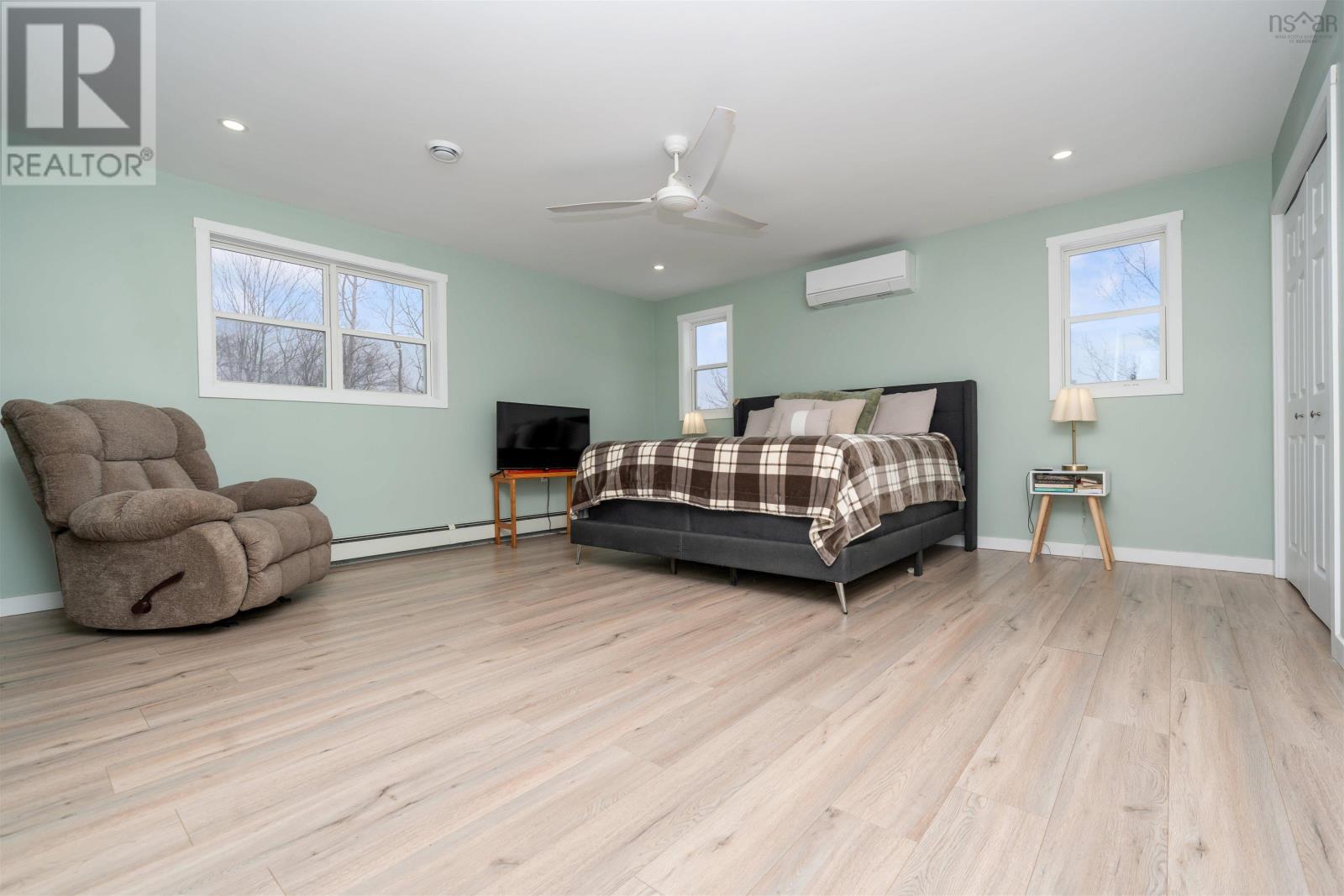 Property 23 of 36 of 1568 North Main Street