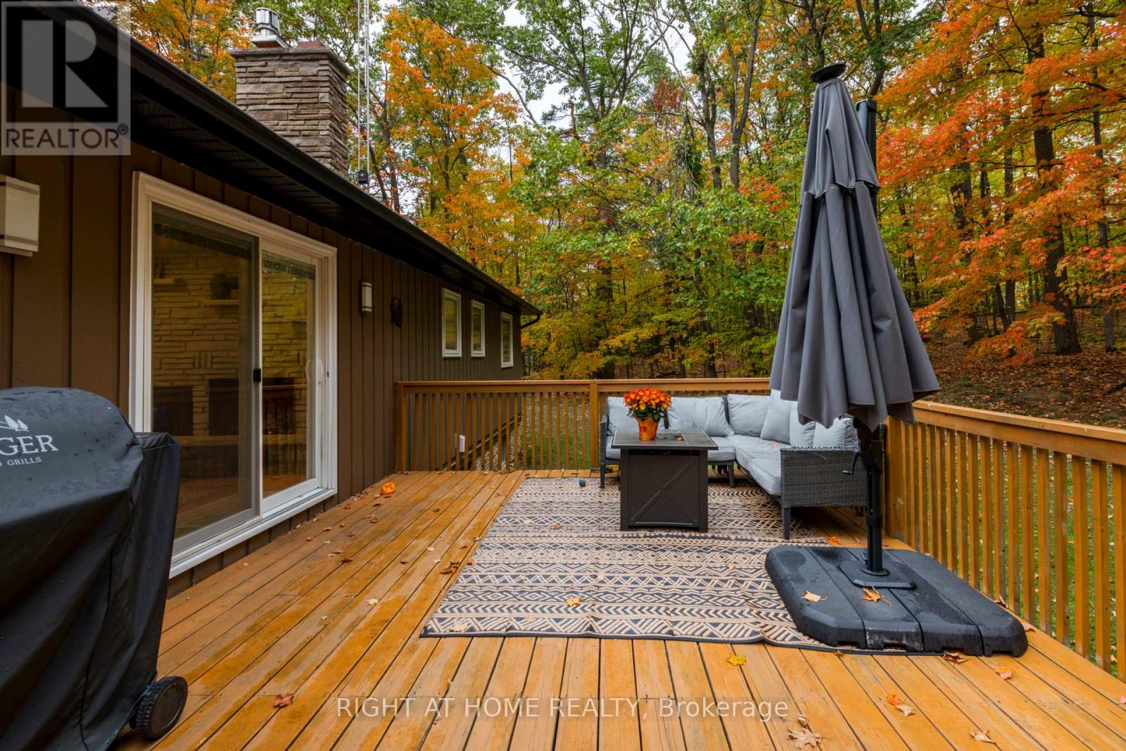 11 WOODLAND CRESCENT - 32