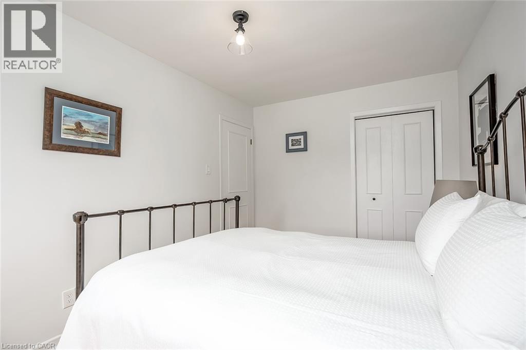 406 OAKWOOD Drive - 20