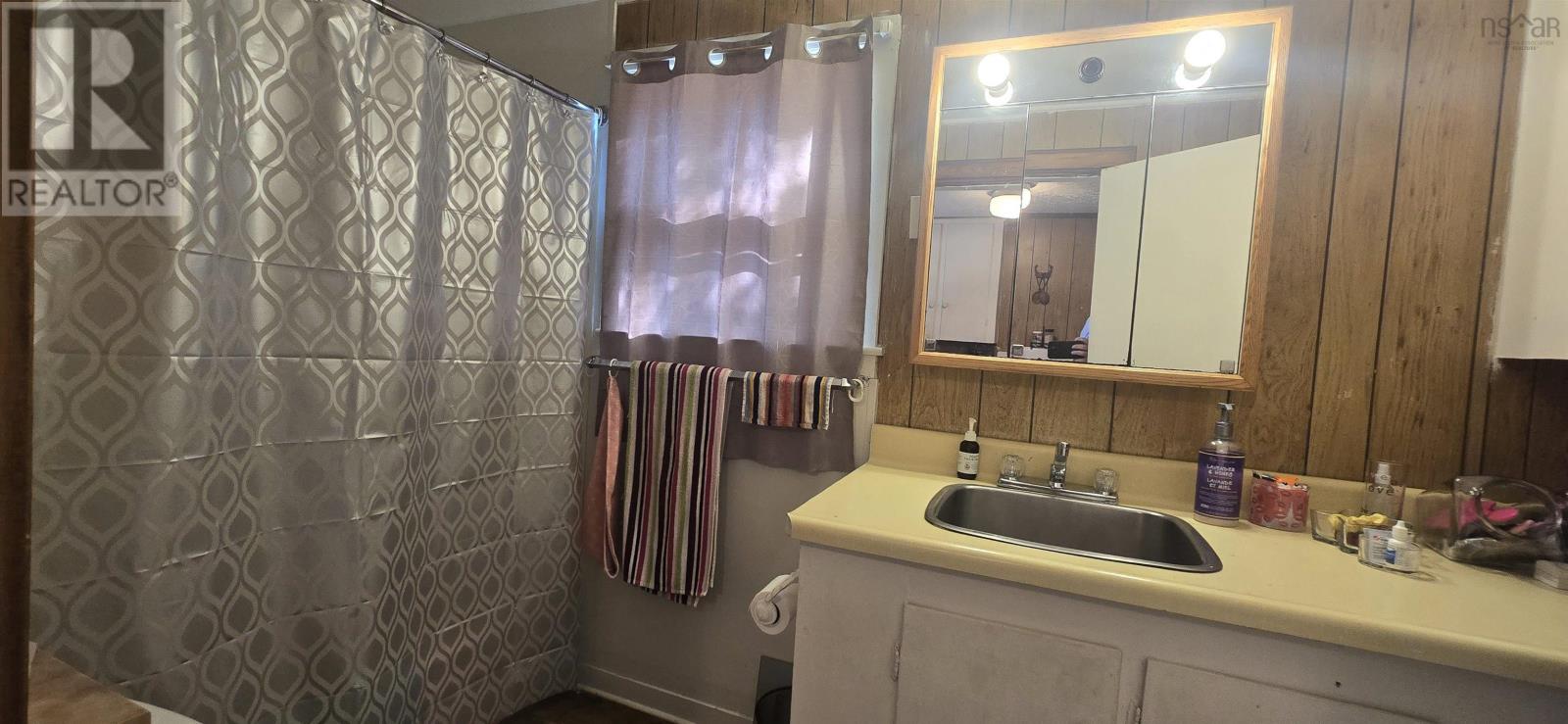 Property 10 of 21 of 2082 Highway 1