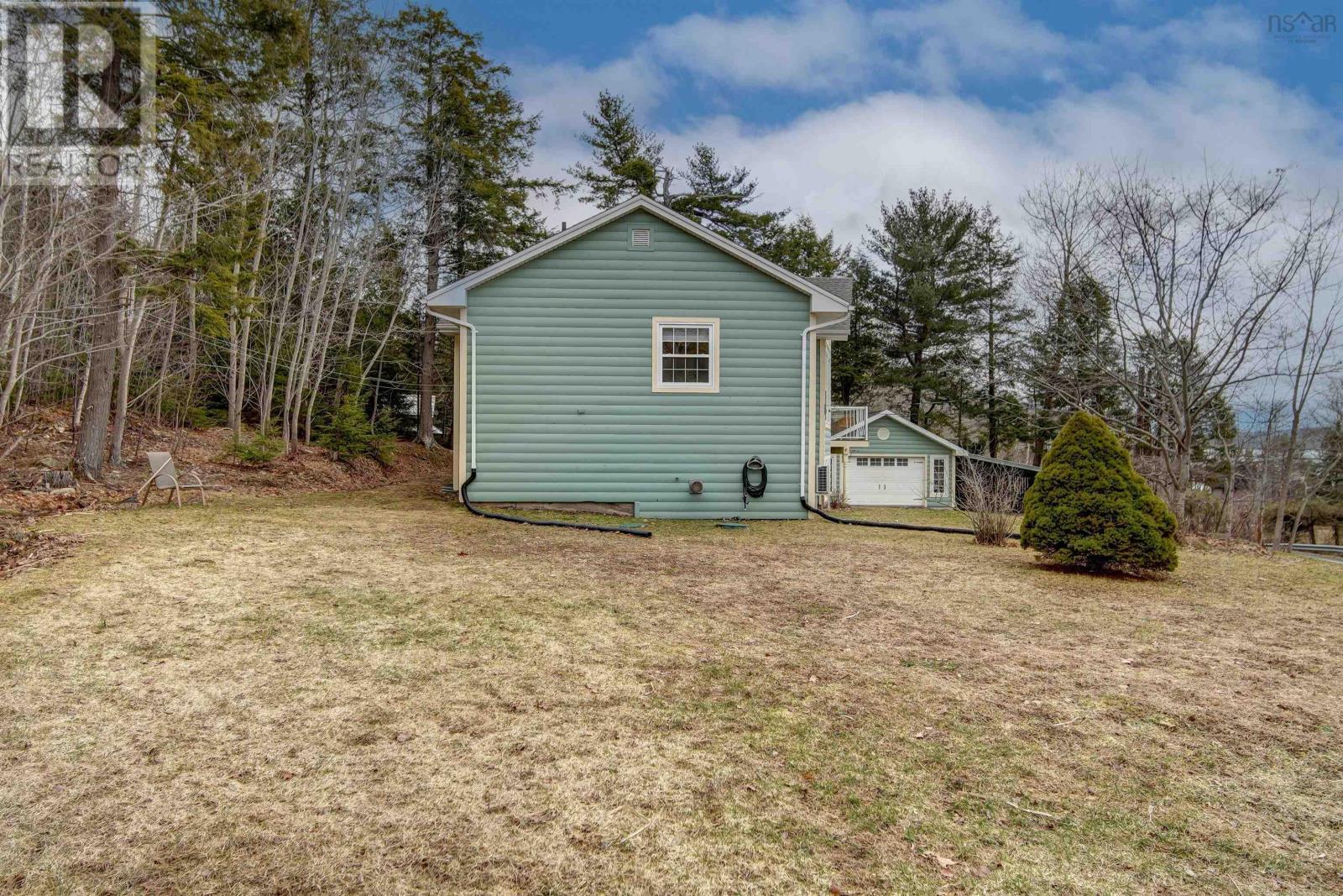 Property 14 of 49 of 4038 Highway 2