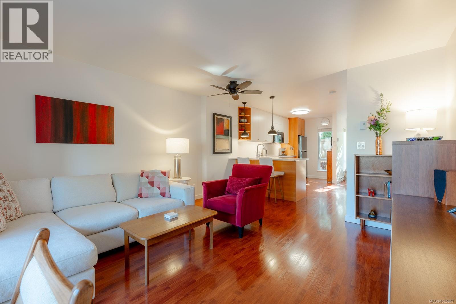 202 116 Queens Road - photo 2