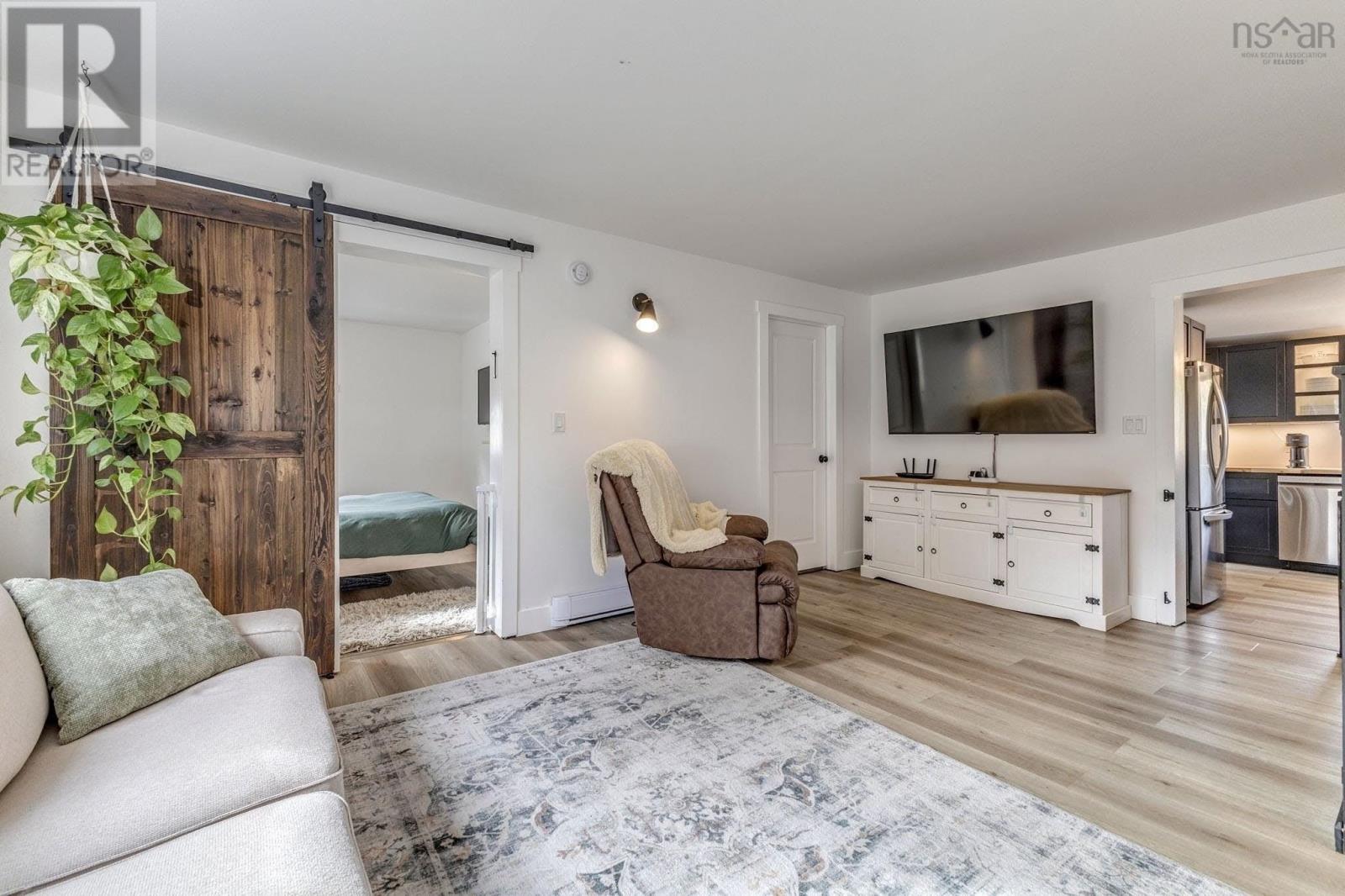 Property 8 of 39 of 1329 Highway 321