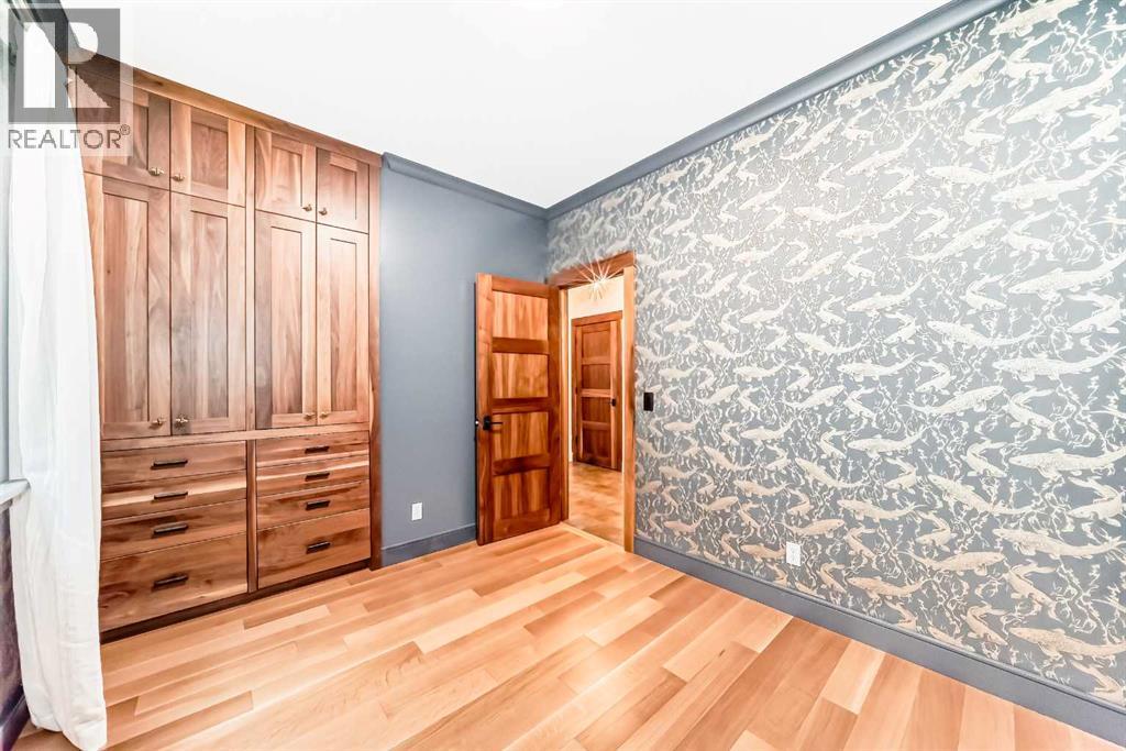 Single Family House for Sale in  Tuscany Estates Crescent NW Tuscany Calgary 