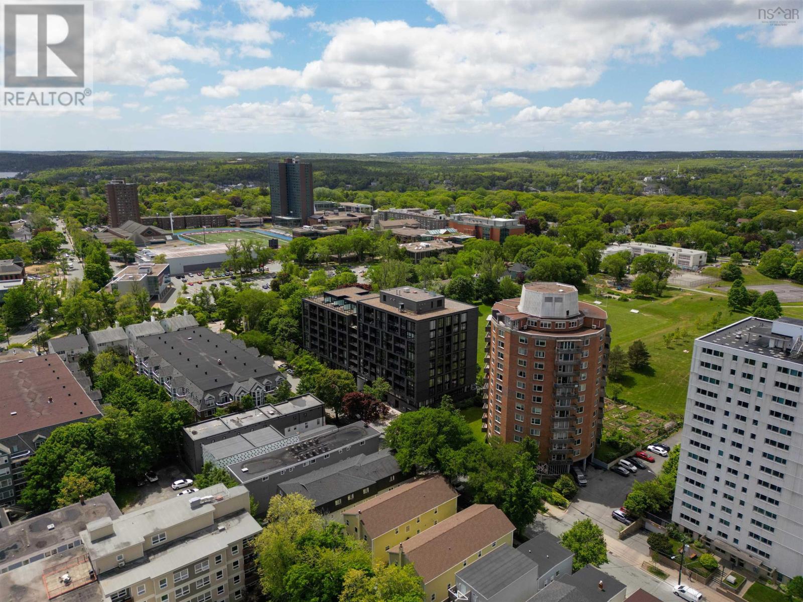 Property 11 of 37 of 406 1048 Wellington Street