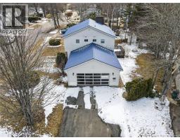 66 Parkwood Drive, photo 2