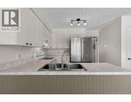 66 Parkwood Drive, photo 4
