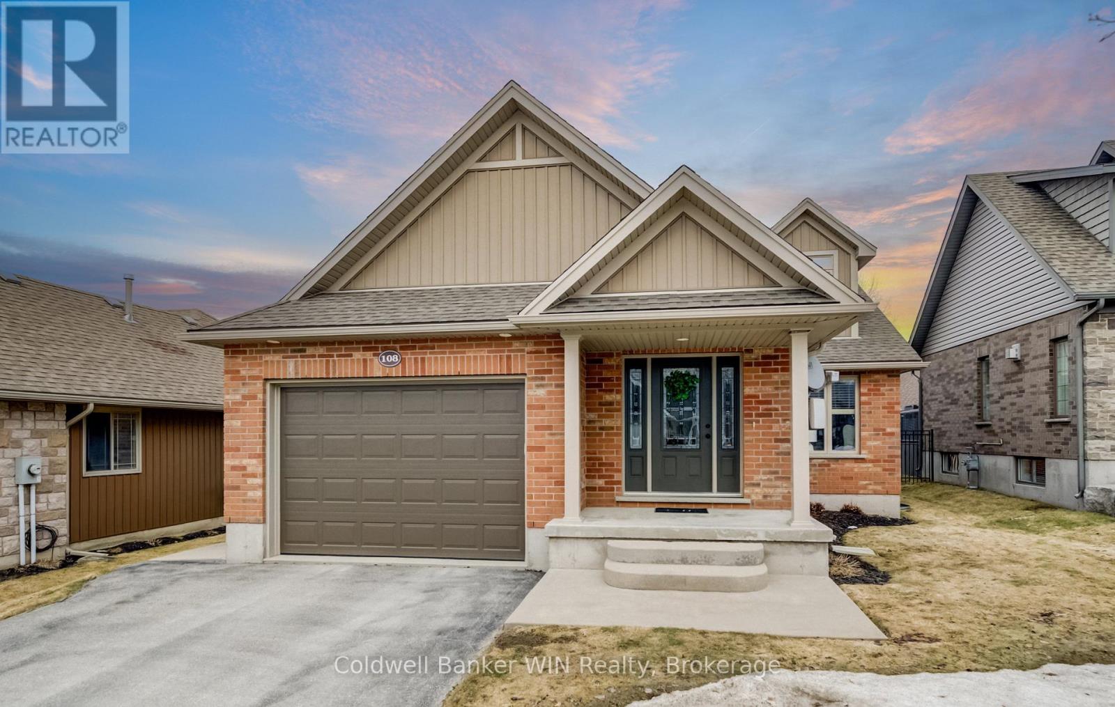 108 RUBY'S CRESCENT - 32