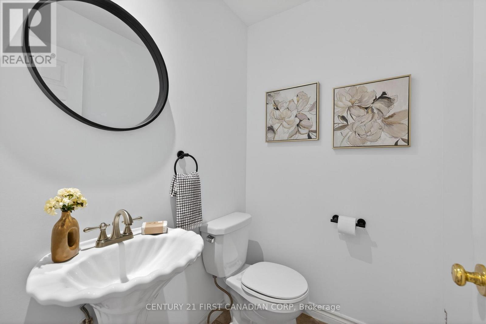 8 CLAIRE COURT Property Photo