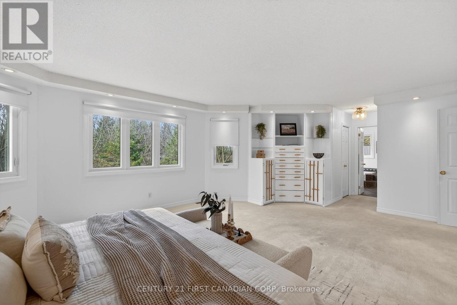 8 CLAIRE COURT Property Photo