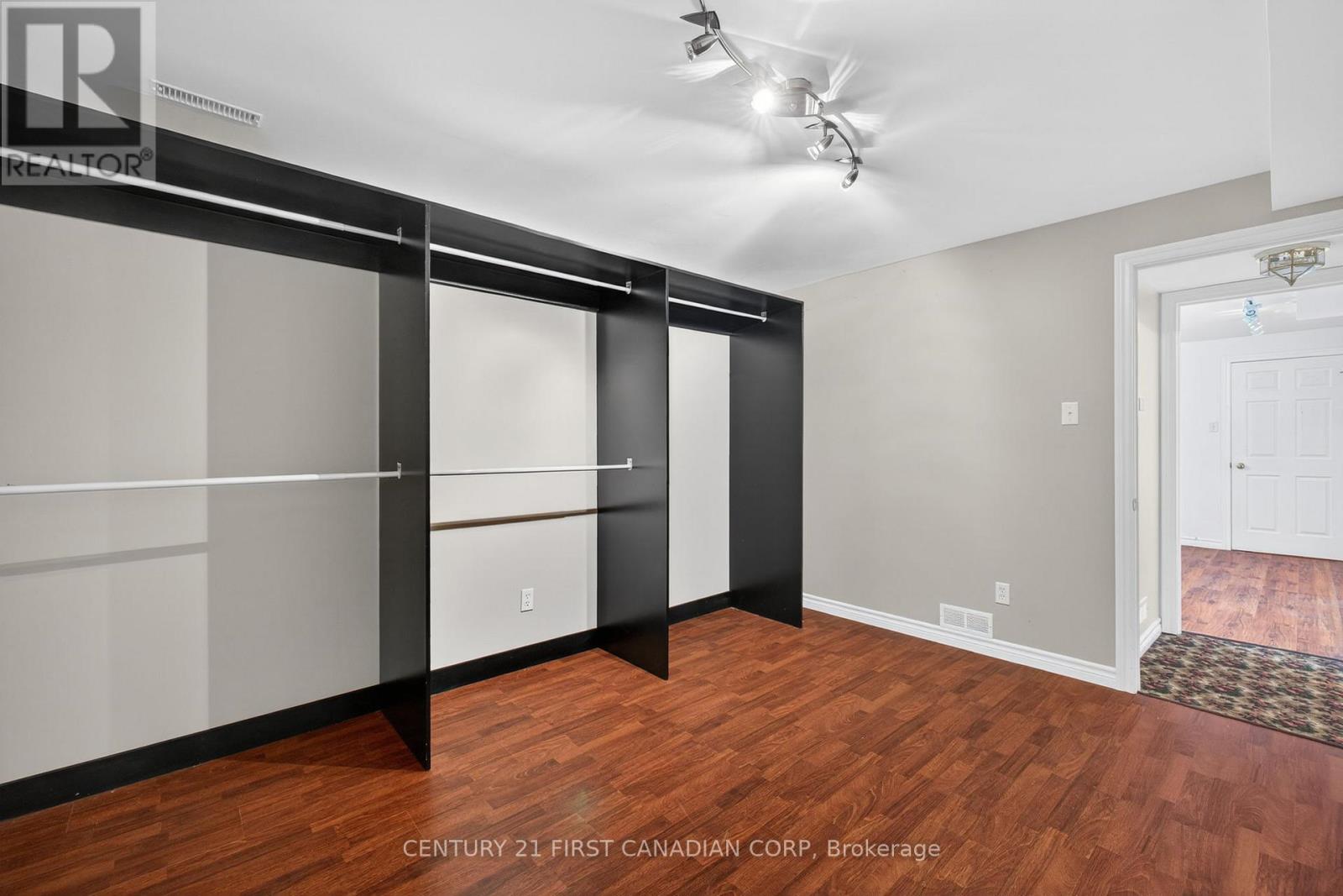 8 CLAIRE COURT Property Photo