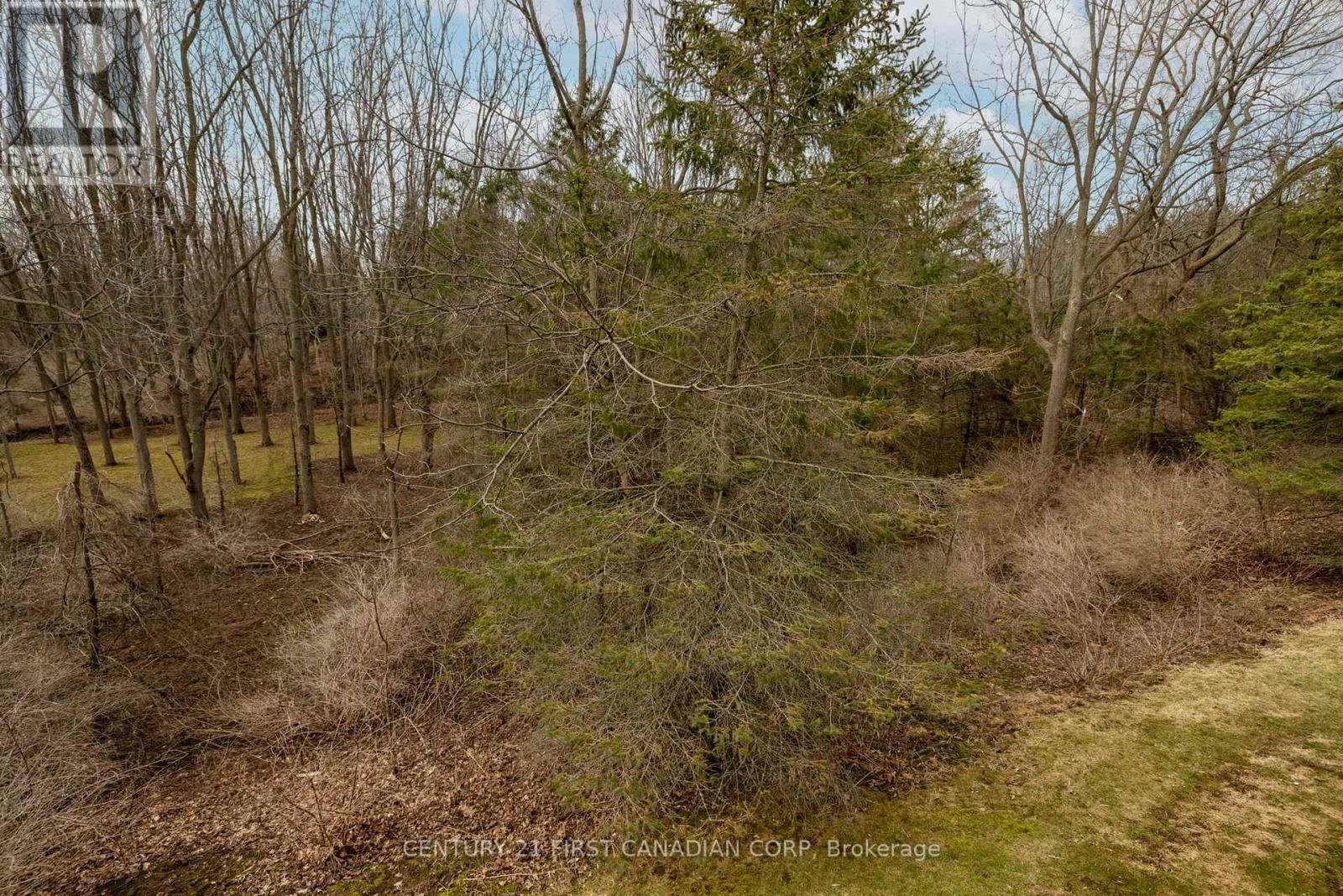 8 CLAIRE COURT Property Photo