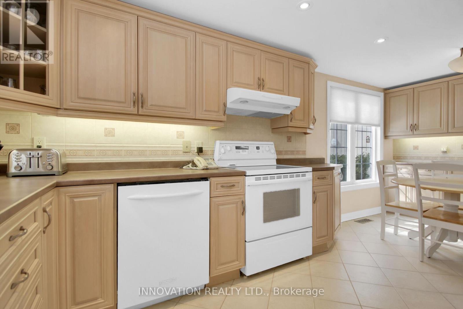 3024 UPLANDS DRIVE - 10