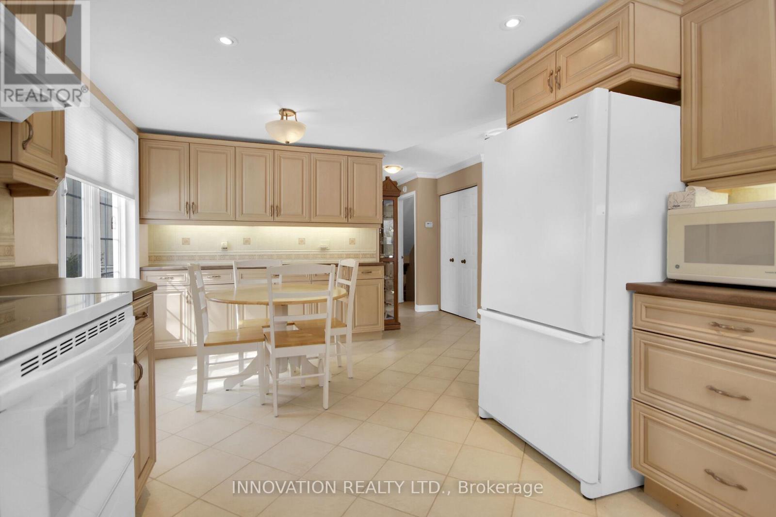 3024 UPLANDS DRIVE - 11