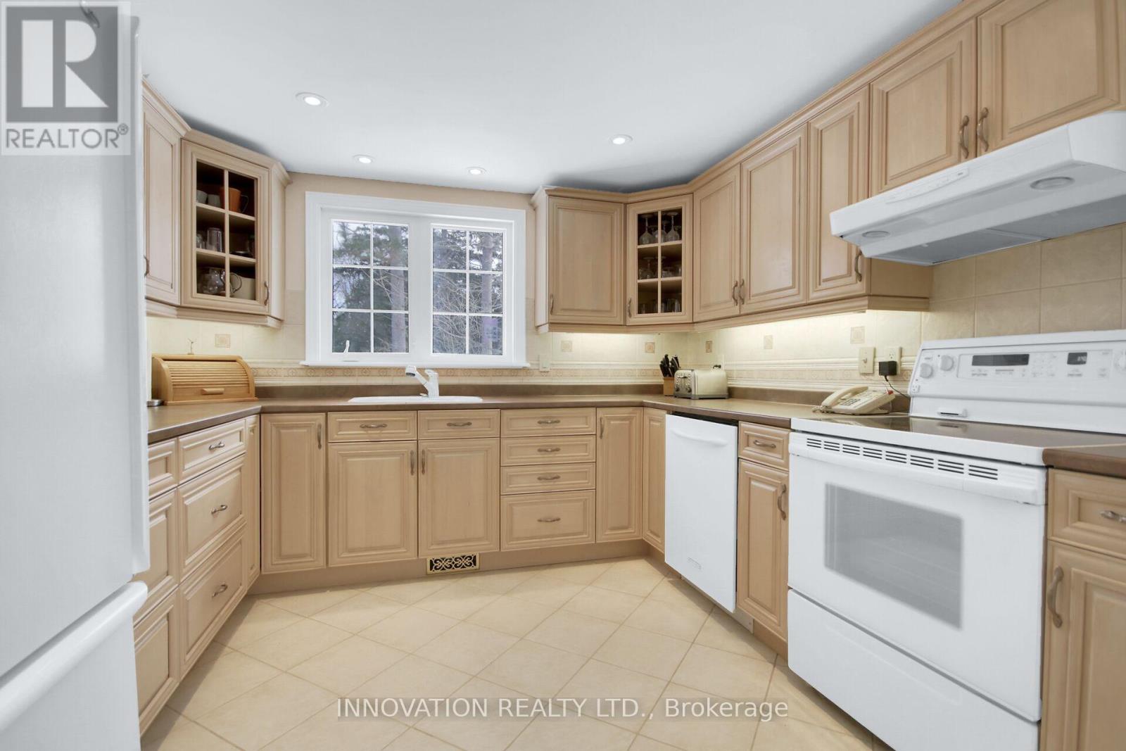 3024 UPLANDS DRIVE - 9