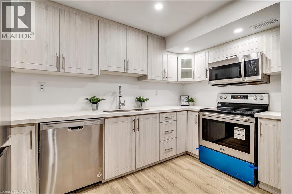 877 KINGSWAY Drive,Burlington,,